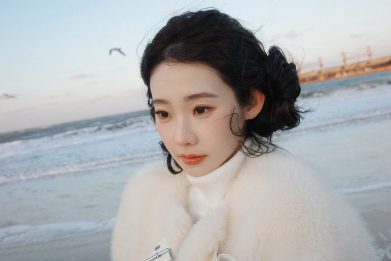 张艺凡
